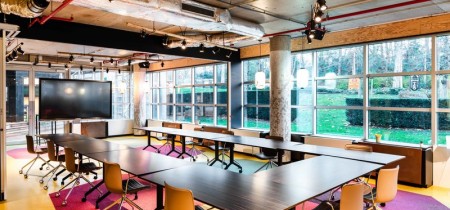Large board room Avenue Arnaud Fraiteur 15-23