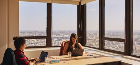 Office with large windows 33 avenue du Maine