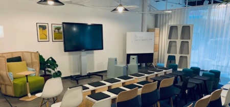 Classroom setting meeting room 120 Avenue Ledru Rollin