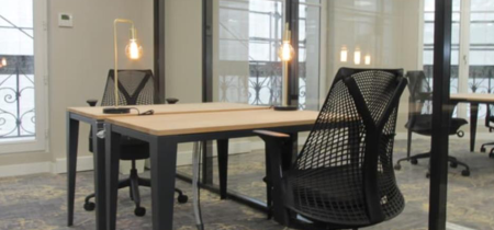 Office in glass room 58 Rue de la Victoire
