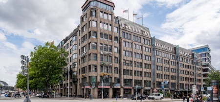 front of building Georgsplatz