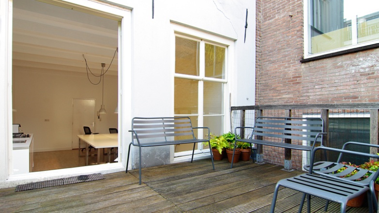 Exterior office