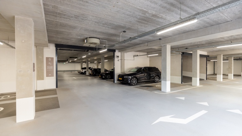 Parking garage