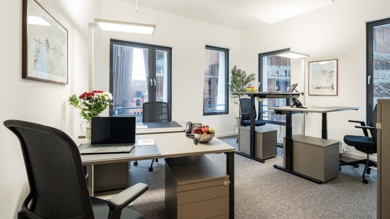 Foto 25 der Überseeallee 1 in Hamburg