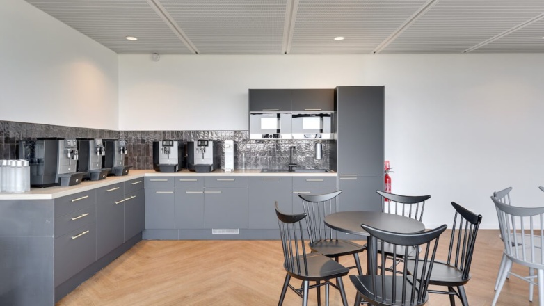 lunch area 11 Boulevard Romain Rolland