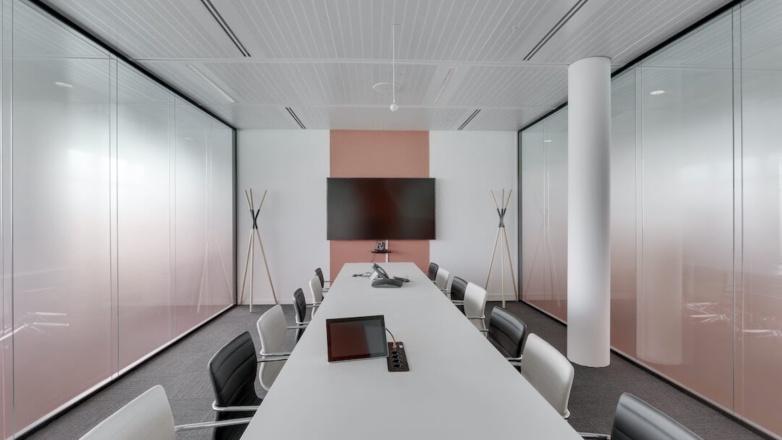meeting room 11 Boulevard Romain Rolland