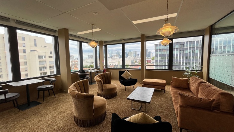 coach 11 avenue Dubonnet