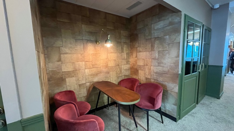 meeting area 11 avenue Dubonnet