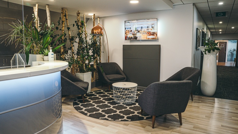 welcome area 12-14 Rond-Point des Champs-Élysées