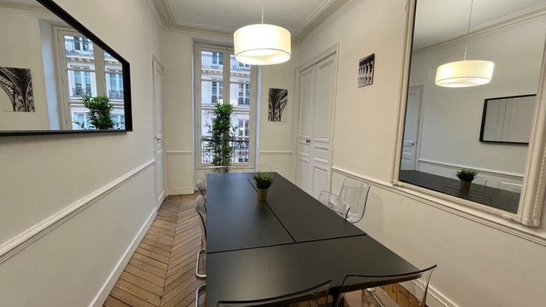 little meeting room 13 rue montmartre