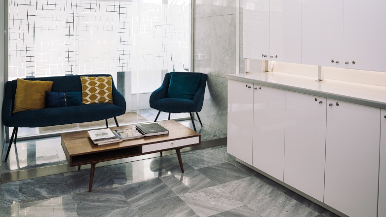 welcome area 183 Avenue Charles de Gaulle