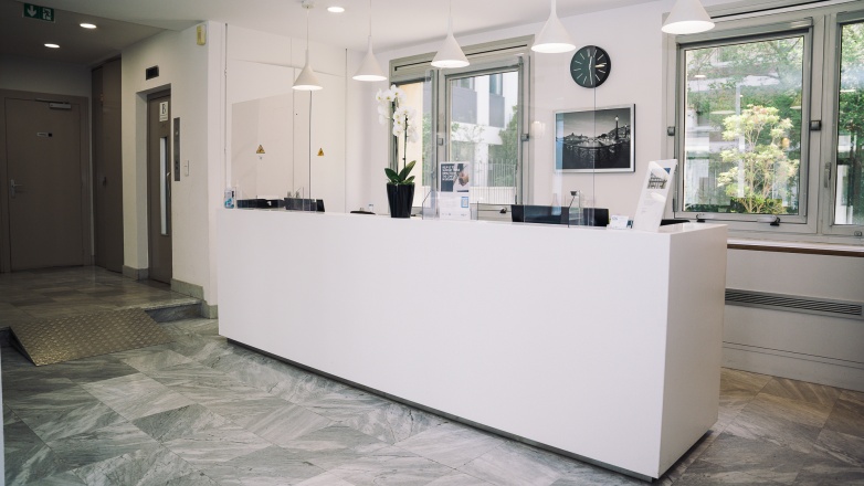 reception 183 Avenue Charles de Gaulle