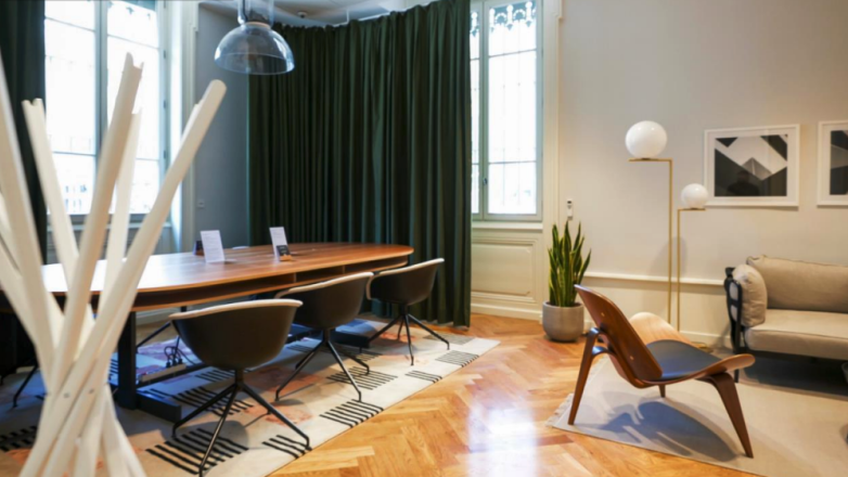 185 Avenue Charles De Gaulle Neuilly Sur Seine www.flexas.com