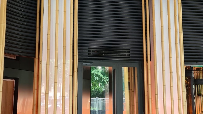 entrance 18 rue de Courcelles