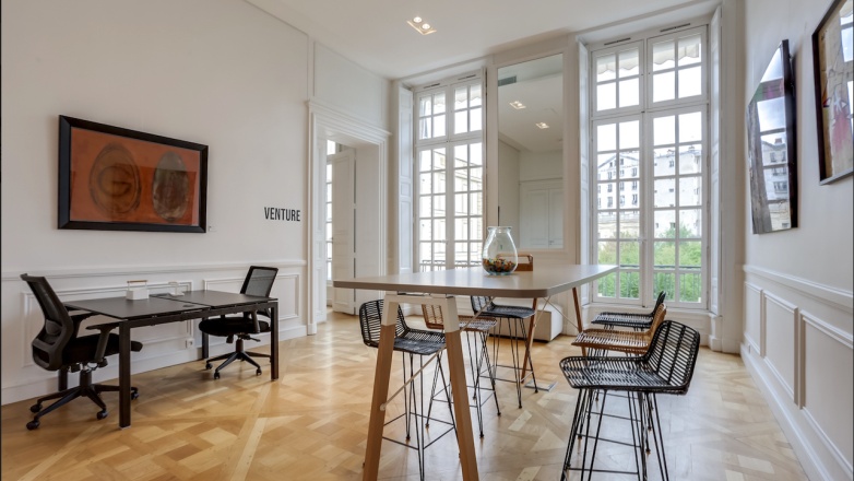 open area 19 rue Michel le Comte