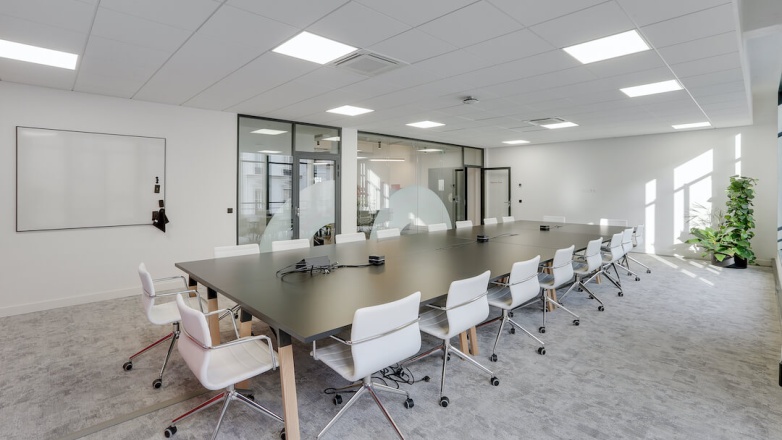 big meeting room 19 rue Poissonnière 