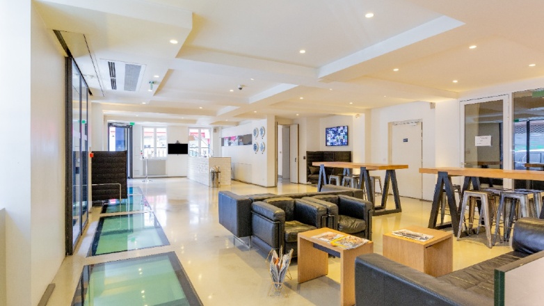 reception area 22 rue de la Victoire