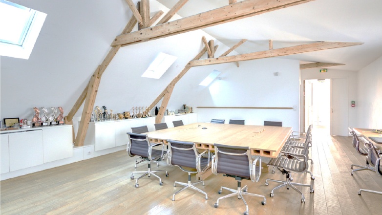 big meeting room 22 rue de la Victoire