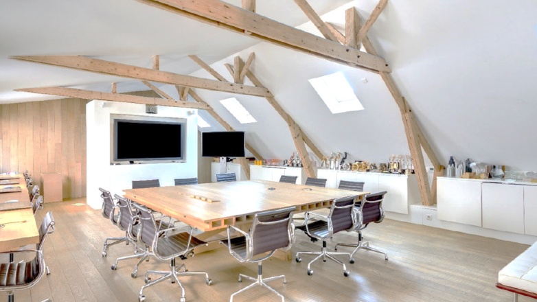 big meeting room 22 rue de la Victoire