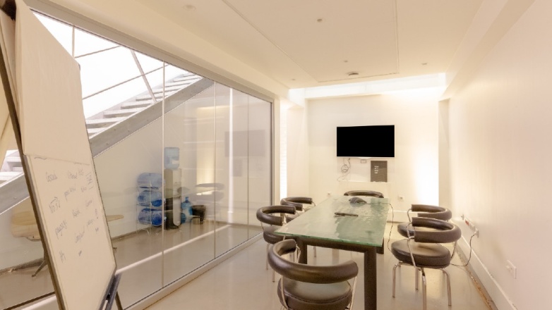 little meeting room 22 rue de la Victoire