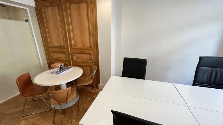 office space 26 rue Marbeuf