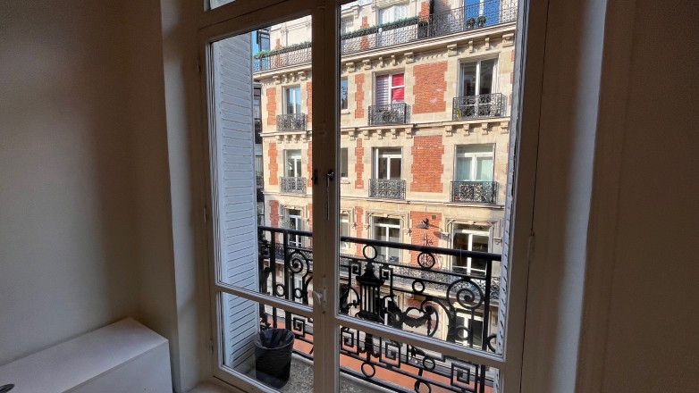 window 26 rue Marbeuf