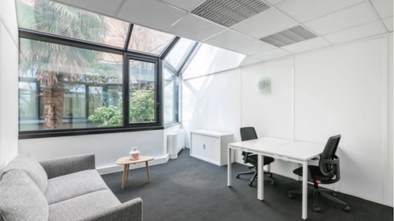 luminous space 28 Rue de l'Amiral Hamelin