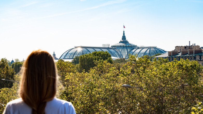 Paris view 34 Avenue des Champs-Élysées