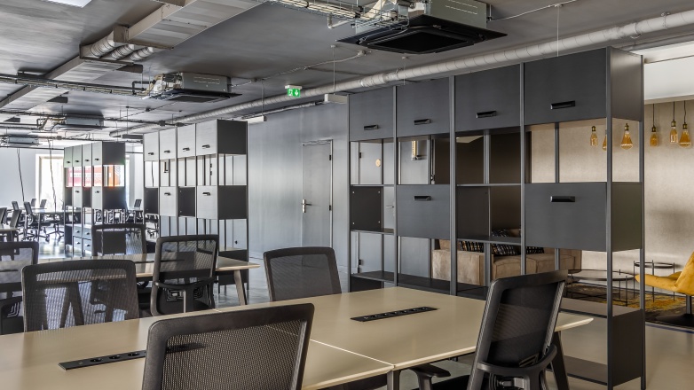 big open space 4-10 avenue de la Grande Armée