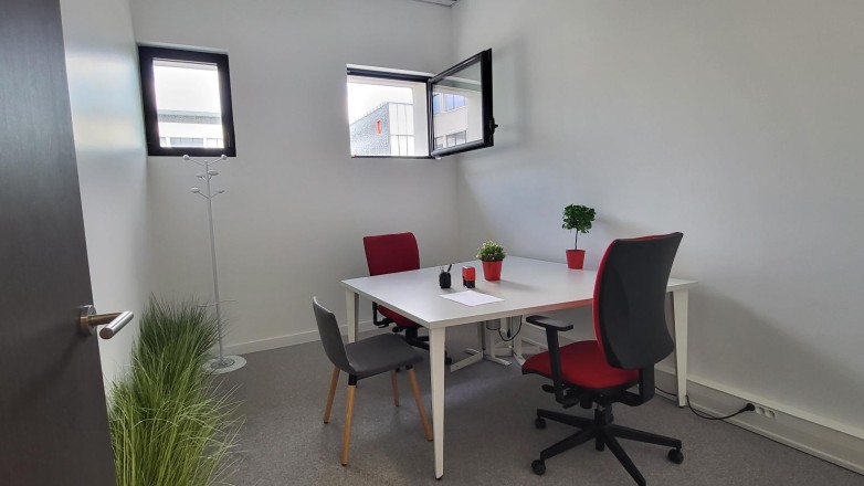 private office 44 avenue Paul Kruger