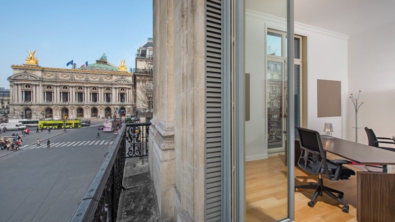 view 4 place de l'Opéra