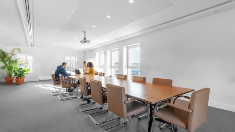 big meeting room 54-56 Avenue Hoche