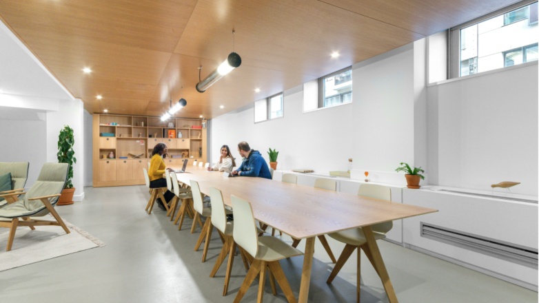 lunch area 54-56 Avenue Hoche