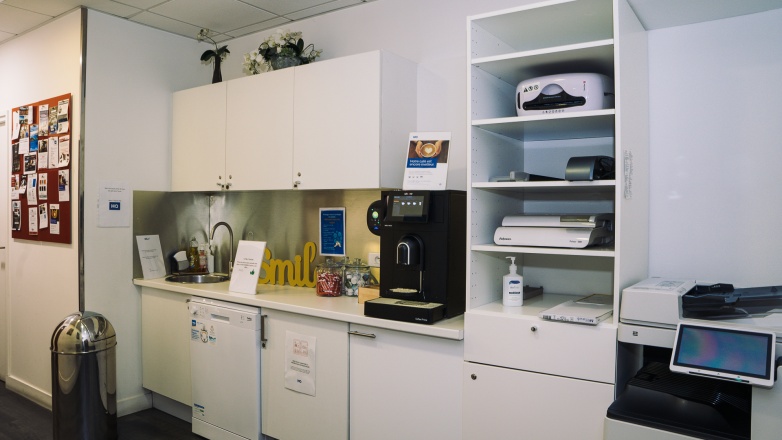 coffee area 57 Rue d'Amsterdam