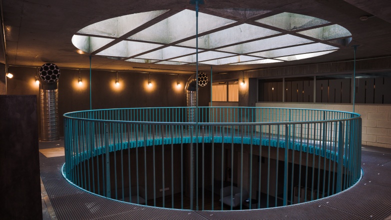 hall 64 avenue Parmentier