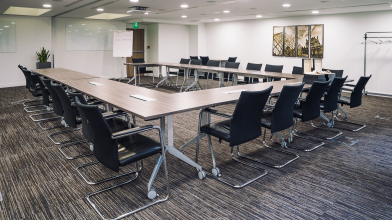 big meeting room 72 rue du Faubourg Saint Honoré 