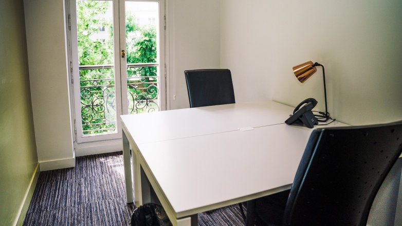 2 workstation 72 rue du Faubourg Saint Honoré 