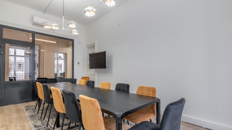 big meeting room 8 rue Auber