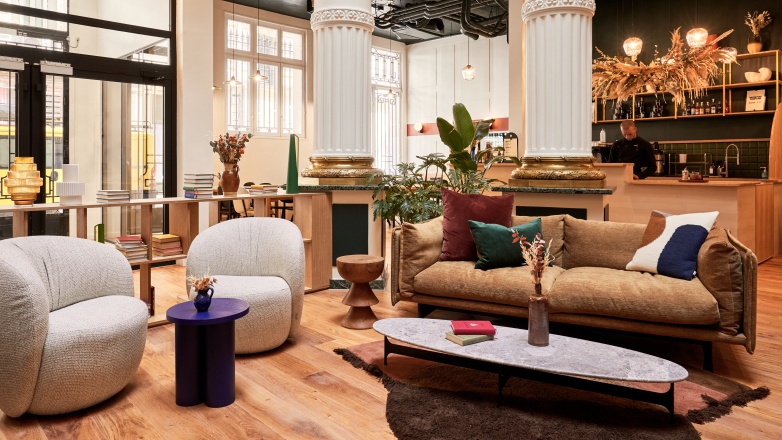 shared space 9 rue des Filles Saint Thomas