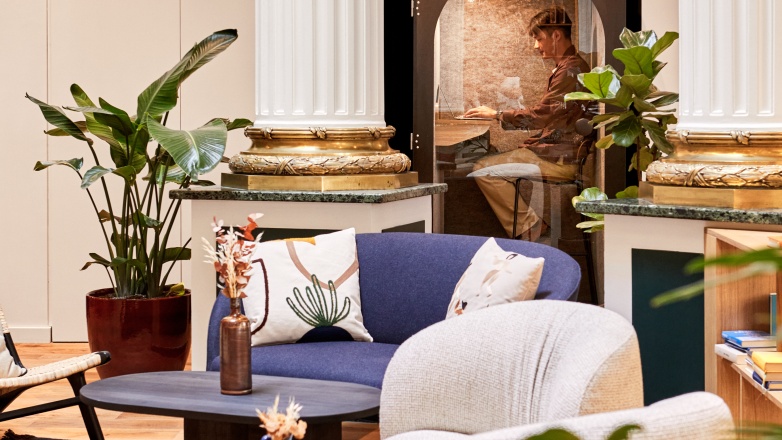 phonebox 9 rue des Filles Saint Thomas