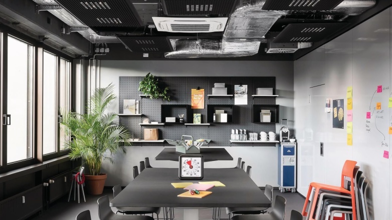 Foto 2 der Budapester Straße 35 in Berlin