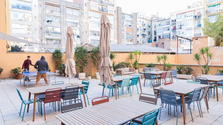 Roofterrace with tabletennis and lounging area