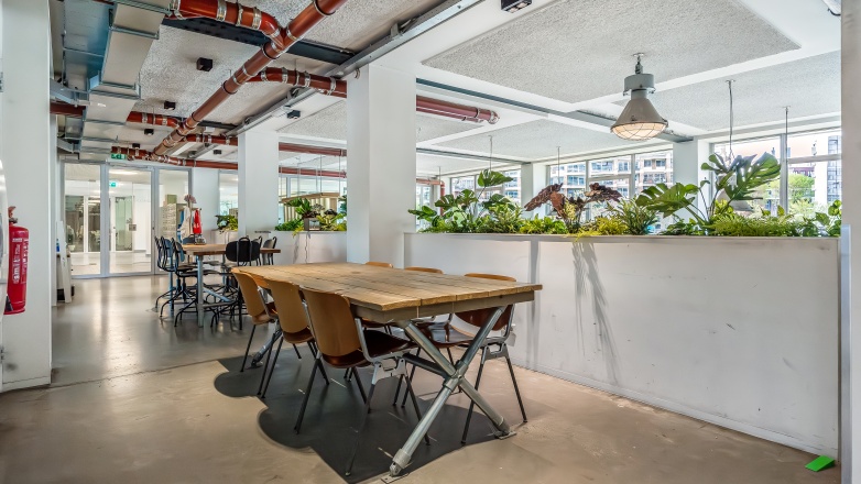 Foto 1 van Bos en Lommerplantsoen 1 in Amsterdam