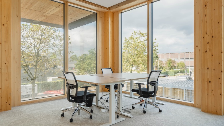 Photo 4 de Basisweg 30 à Amsterdam