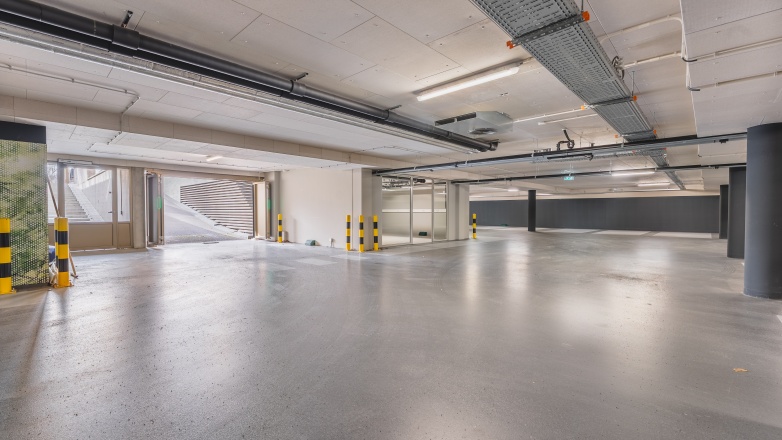 Parking garage