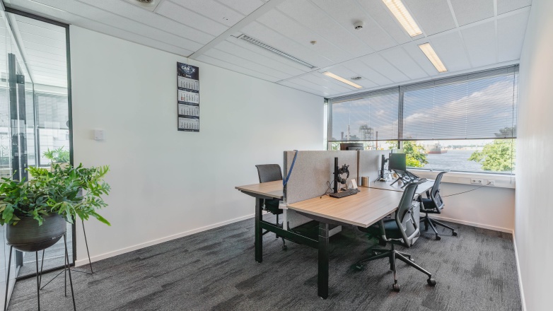 Foto 17 van Waalhaven Oostzijde 83 in Rotterdam