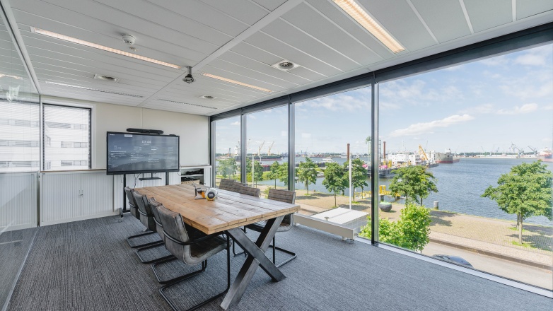 Foto 3 van Waalhaven Oostzijde 83 in Rotterdam