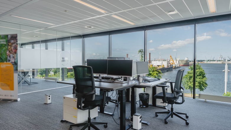 Foto 4 van Waalhaven Oostzijde 83 in Rotterdam