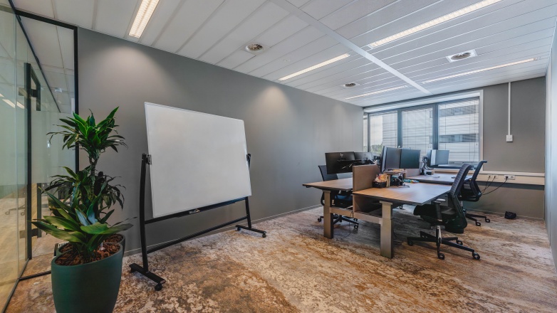 Foto 9 van Waalhaven Oostzijde 83 in Rotterdam