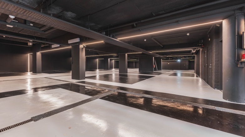 Parking garage